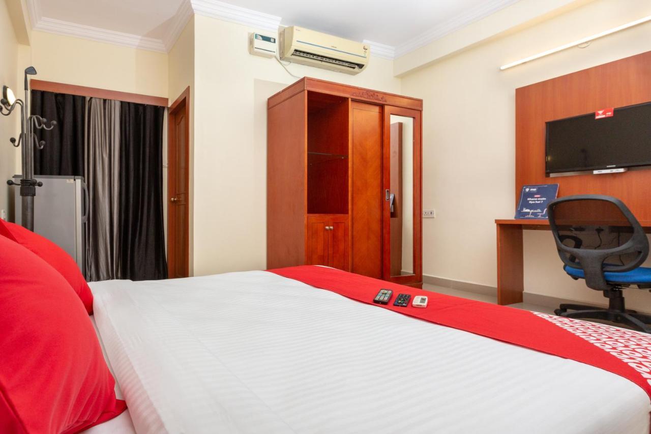 Oyo 22105 Hotel Half Moon Inn Ченнаи Экстерьер фото