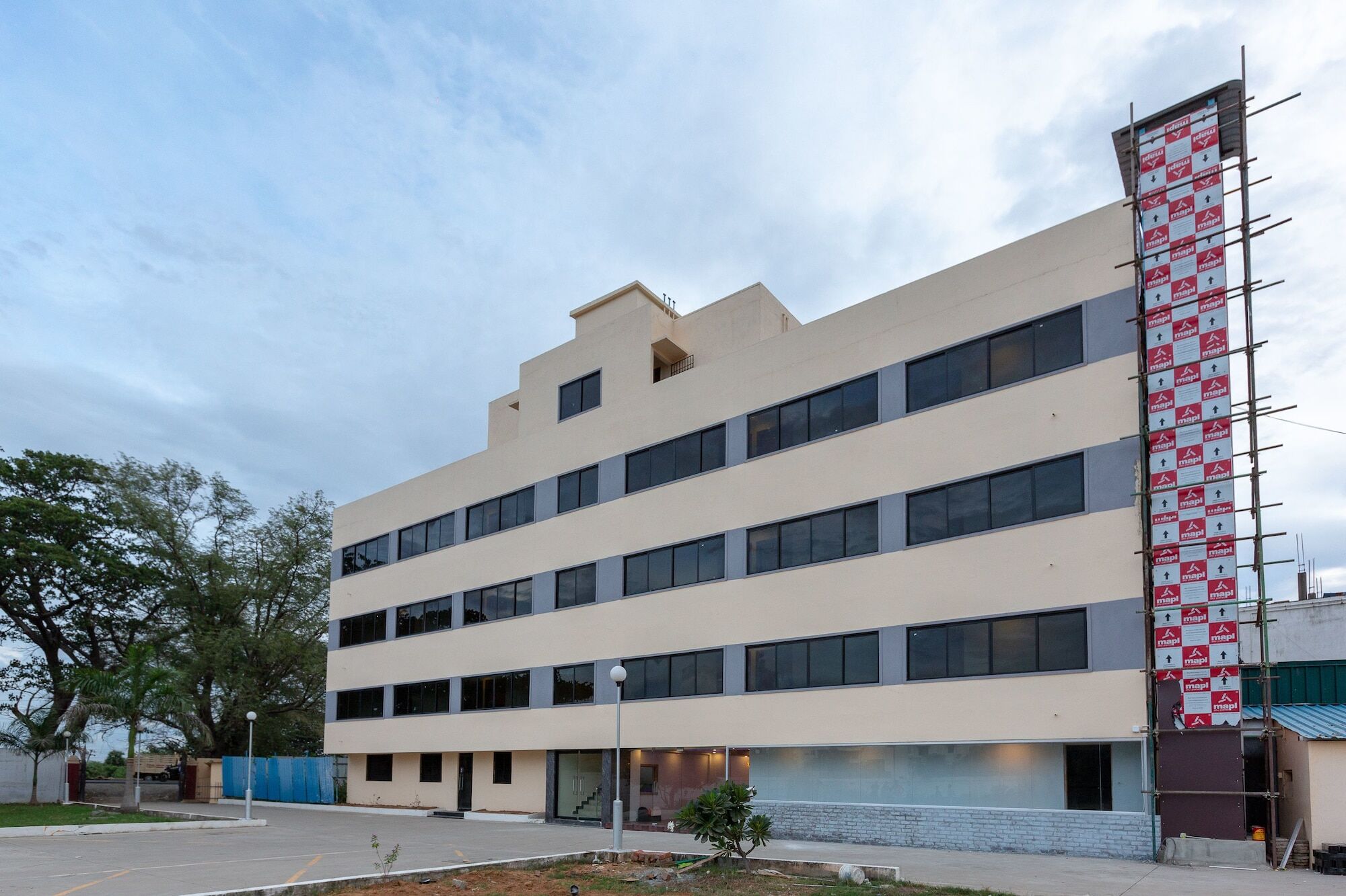 Oyo 22105 Hotel Half Moon Inn Ченнаи Экстерьер фото